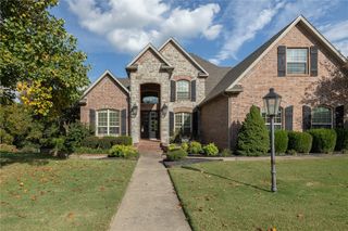 2670 N Candlewood Drive, Fayetteville, AR 72703