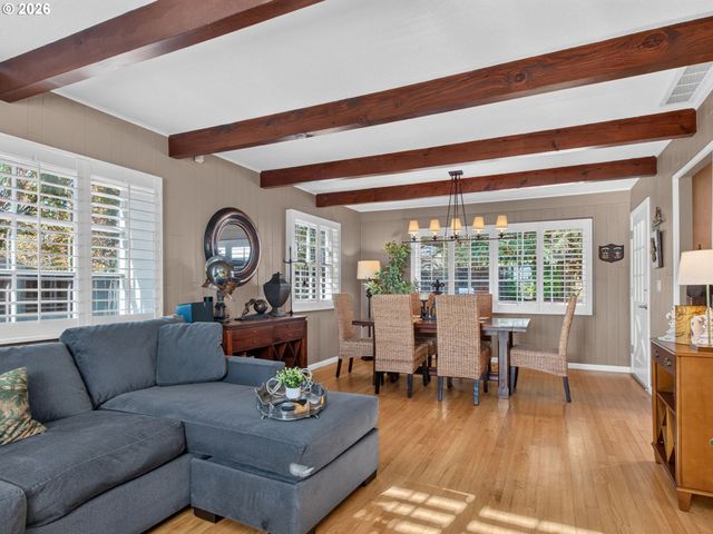 6715 Sw HAMILTON Ct, Portland, OR 97225