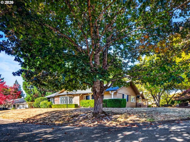 6715 Sw HAMILTON Ct, Portland, OR 97225