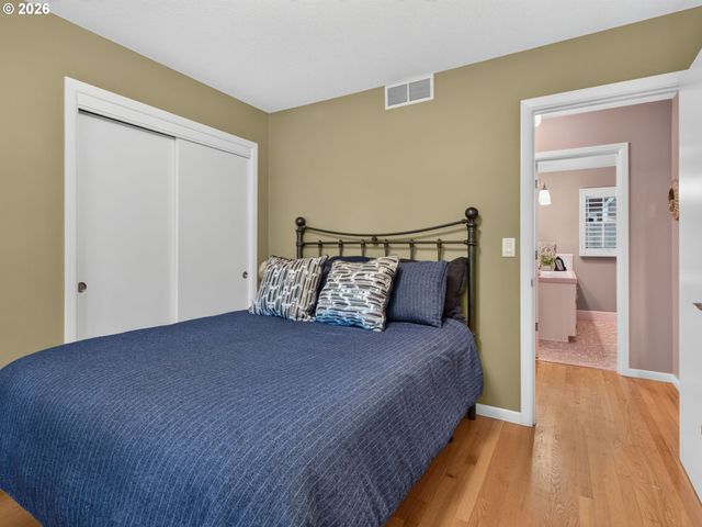 6715 Sw HAMILTON Ct, Portland, OR 97225