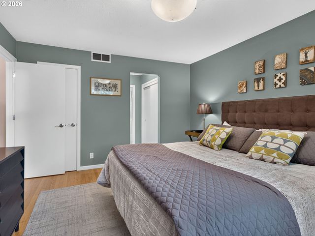 6715 Sw HAMILTON Ct, Portland, OR 97225