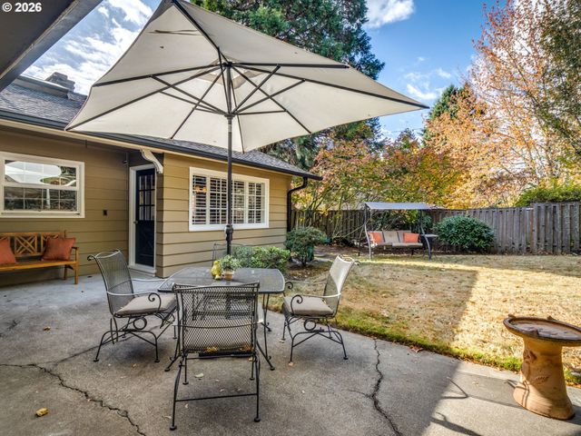 6715 Sw HAMILTON Ct, Portland, OR 97225