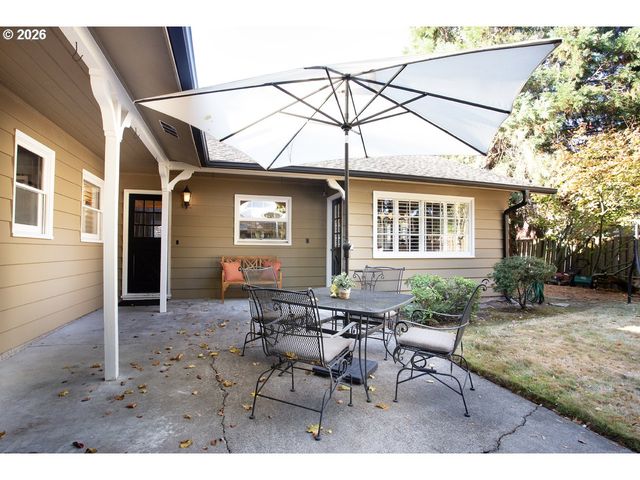 6715 Sw HAMILTON Ct, Portland, OR 97225