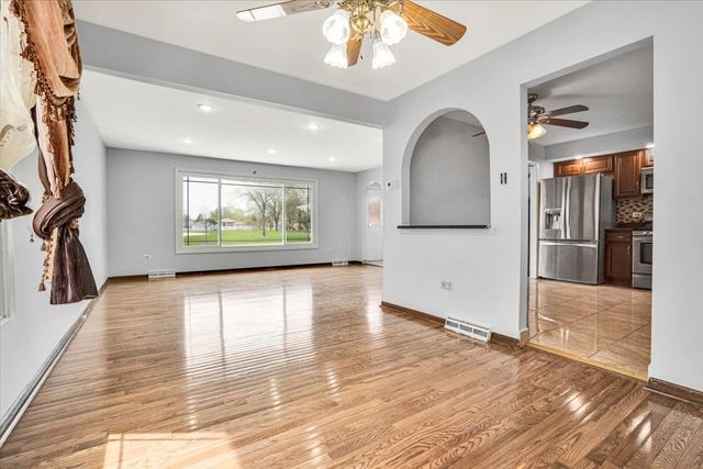 8440 163 Street, Tinley Park, IL 60487