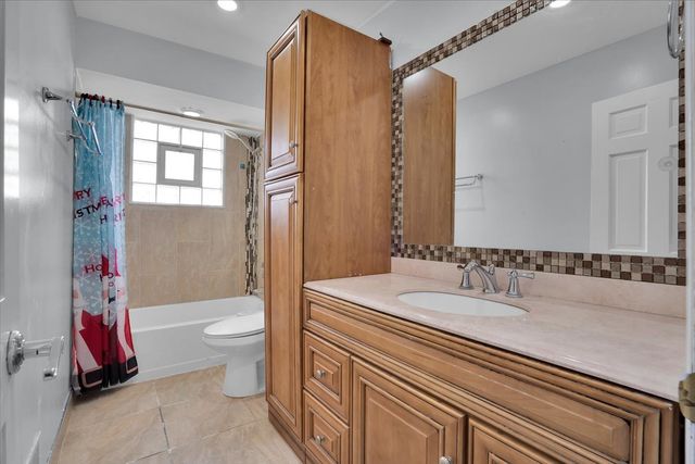 8440 163 Street, Tinley Park, IL 60487