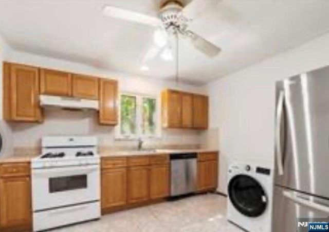 456 9th Street, Palisades Park, NJ 07650