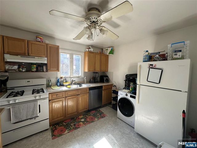 456 9th Street, Palisades Park, NJ 07650