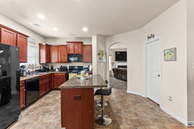 610 Regatta Drive, Byron, GA 31008