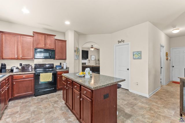 610 Regatta Drive, Byron, GA 31008