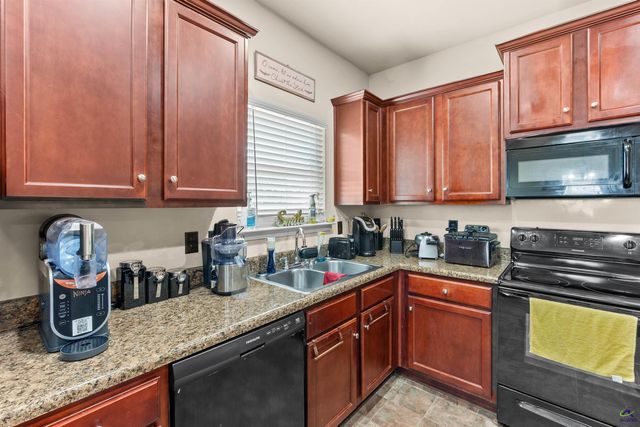 610 Regatta Drive, Byron, GA 31008
