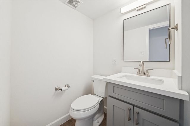 2000 Nantucket Drive, Houston, TX 77057