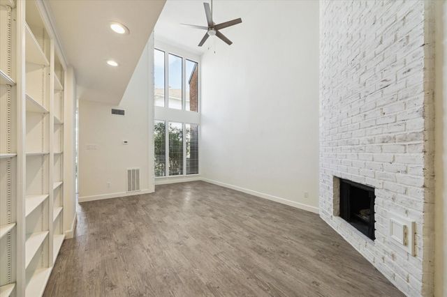 2000 Nantucket Drive, Houston, TX 77057