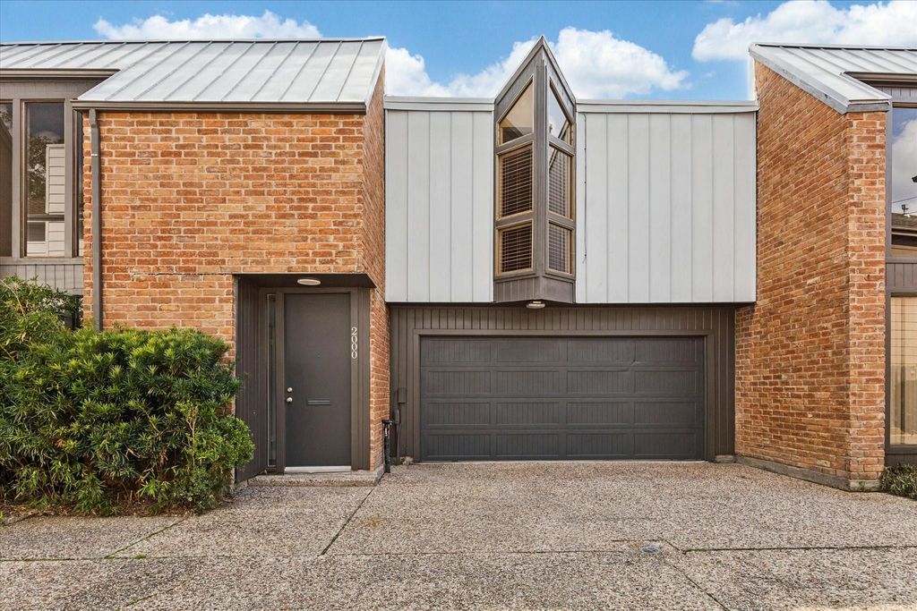 2000 Nantucket Drive, Houston, TX 77057