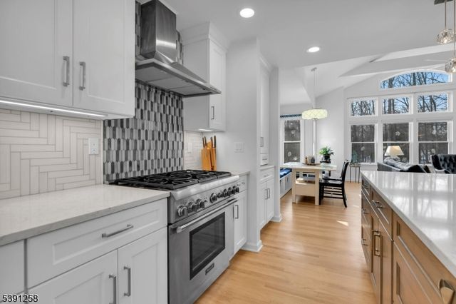 36 Debra Ln, Bernards Twp., NJ 07920