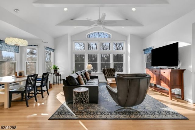 36 Debra Ln, Bernards Twp., NJ 07920