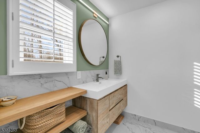 36 Debra Ln, Bernards Twp., NJ 07920