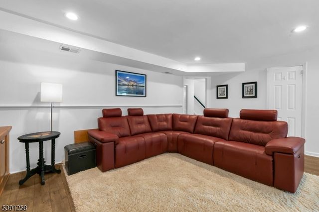 36 Debra Ln, Bernards Twp., NJ 07920