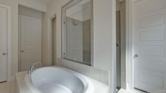 2911 Eagle Rise, San Antonio, TX 78245