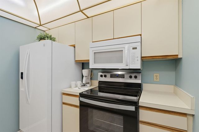29 Plantation Drive 202, Vero Beach, FL 32966