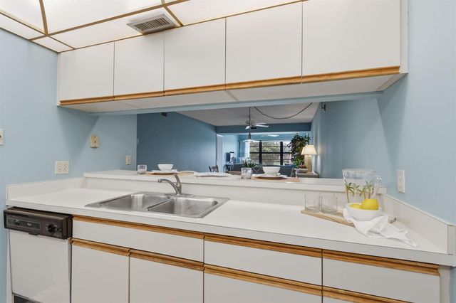 29 Plantation Drive 202, Vero Beach, FL 32966