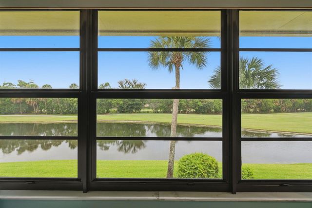 29 Plantation Drive 202, Vero Beach, FL 32966