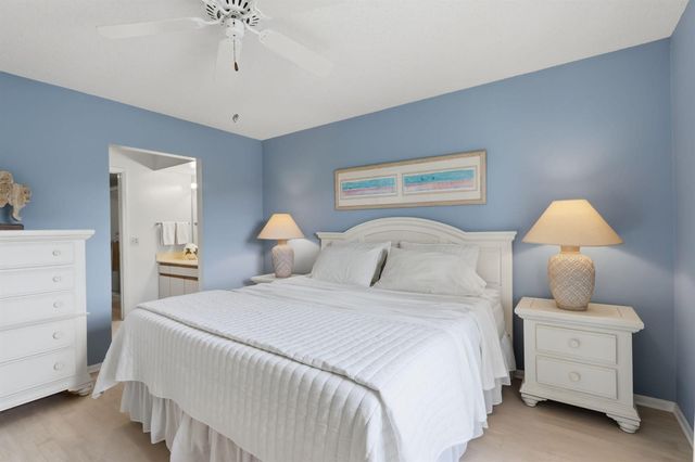 29 Plantation Drive 202, Vero Beach, FL 32966