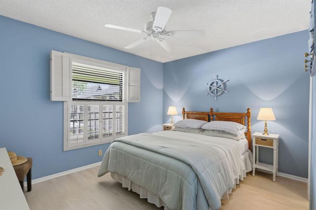 29 Plantation Drive 202, Vero Beach, FL 32966