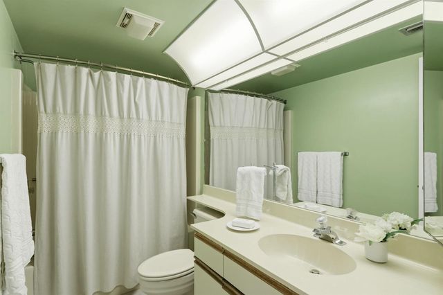 29 Plantation Drive 202, Vero Beach, FL 32966