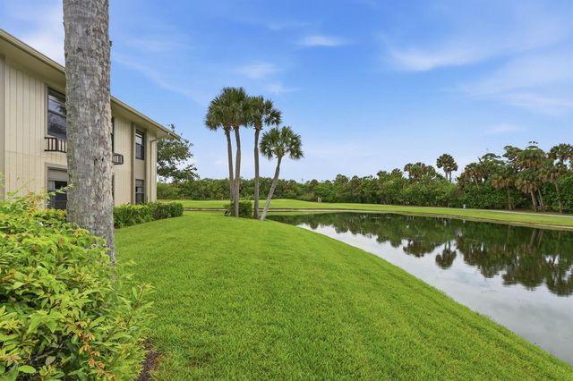 29 Plantation Drive 202, Vero Beach, FL 32966