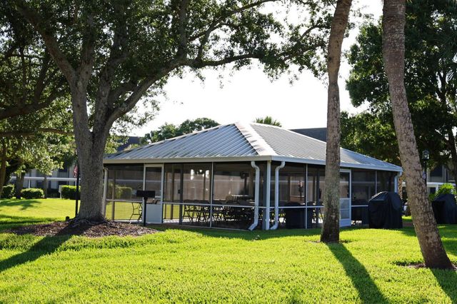 29 Plantation Drive 202, Vero Beach, FL 32966
