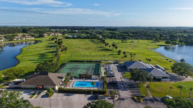 29 Plantation Drive 202, Vero Beach, FL 32966