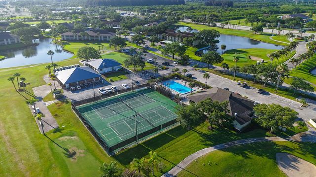 29 Plantation Drive 202, Vero Beach, FL 32966