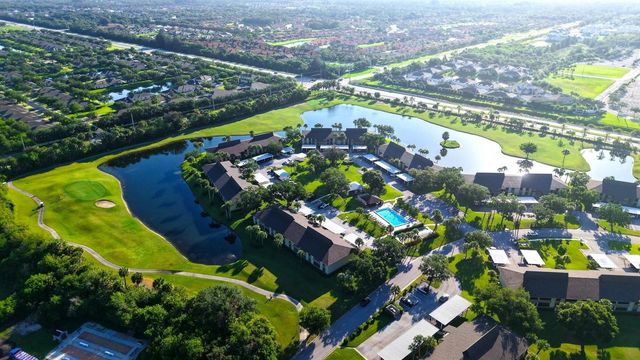 29 Plantation Drive 202, Vero Beach, FL 32966
