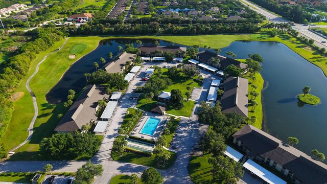 29 Plantation Drive 202, Vero Beach, FL 32966
