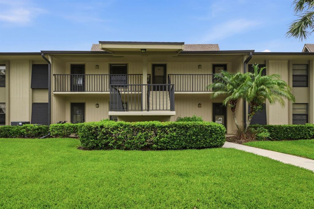 29 Plantation Drive 202, Vero Beach, FL 32966