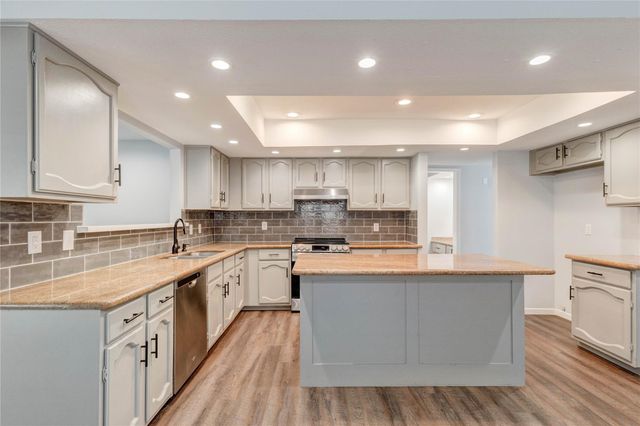 9614 Charter Ridge Drive, Houston, TX 77070
