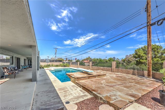 1926 Papago Lane, Las Vegas, NV 89169