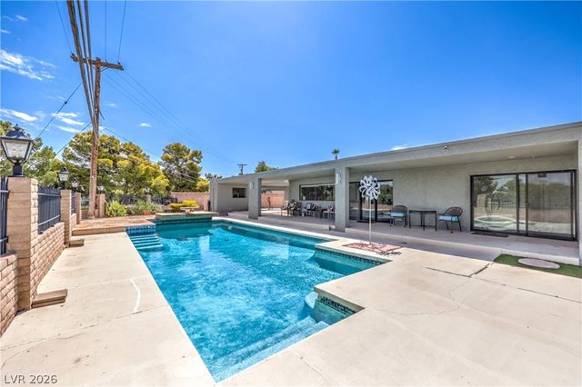 1926 Papago Lane, Las Vegas, NV 89169
