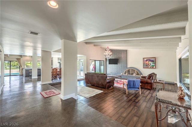 1926 Papago Lane, Las Vegas, NV 89169