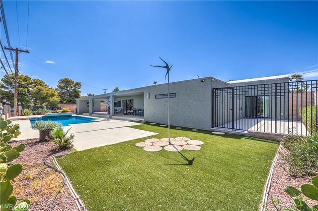1926 Papago Lane, Las Vegas, NV 89169