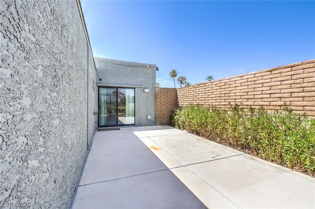 1926 Papago Lane, Las Vegas, NV 89169