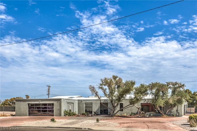 1926 Papago Lane, Las Vegas, NV 89169