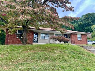 3801 Greenland Ave NW # 3801, Roanoke, VA 24012