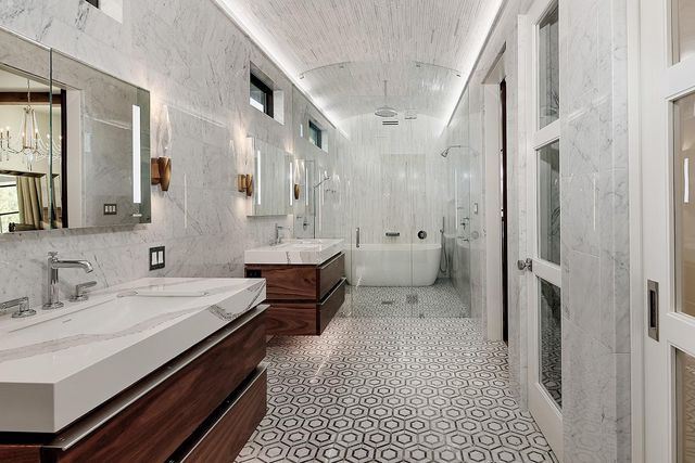 34 Bellweather Court, The Woodlands, TX 77381