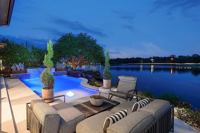 34 Bellweather Court, The Woodlands, TX 77381