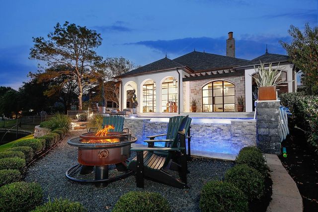 34 Bellweather Court, The Woodlands, TX 77381