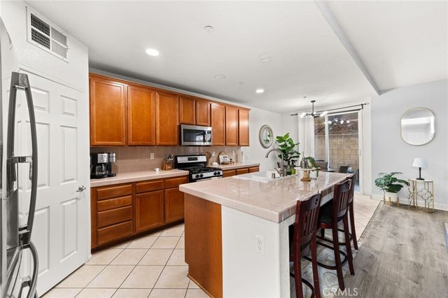 5200 Archery Court, Fontana, CA 92336