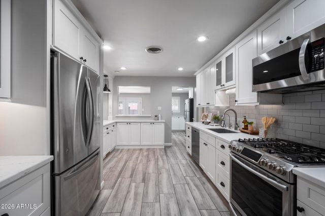 1542 W LOMA Lane, Phoenix, AZ 85021