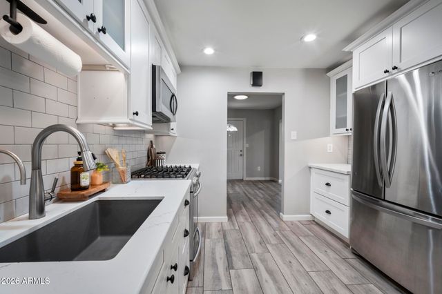 1542 W LOMA Lane, Phoenix, AZ 85021