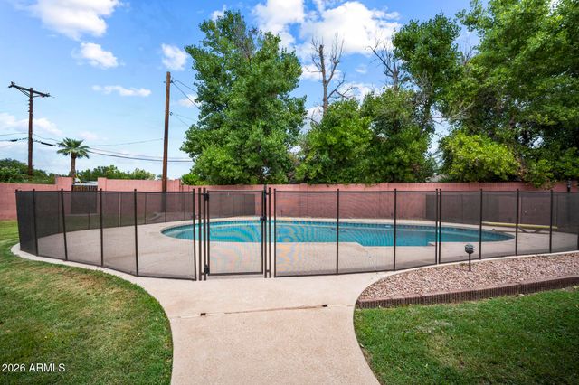 1542 W LOMA Lane, Phoenix, AZ 85021